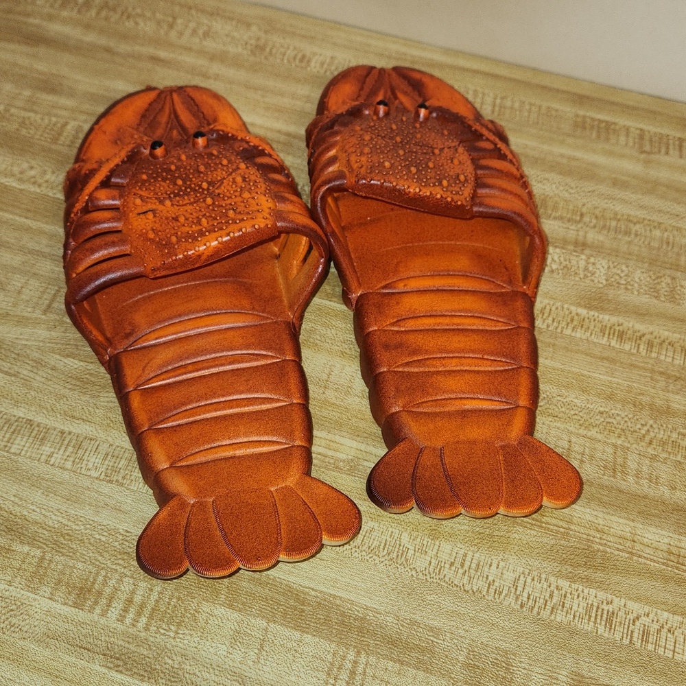 Quirky Lobster Slide Sandals - Picture 2 of 6
